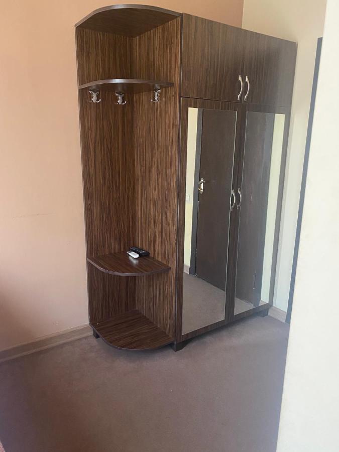 Elko Hotel 耶烈万 外观 照片