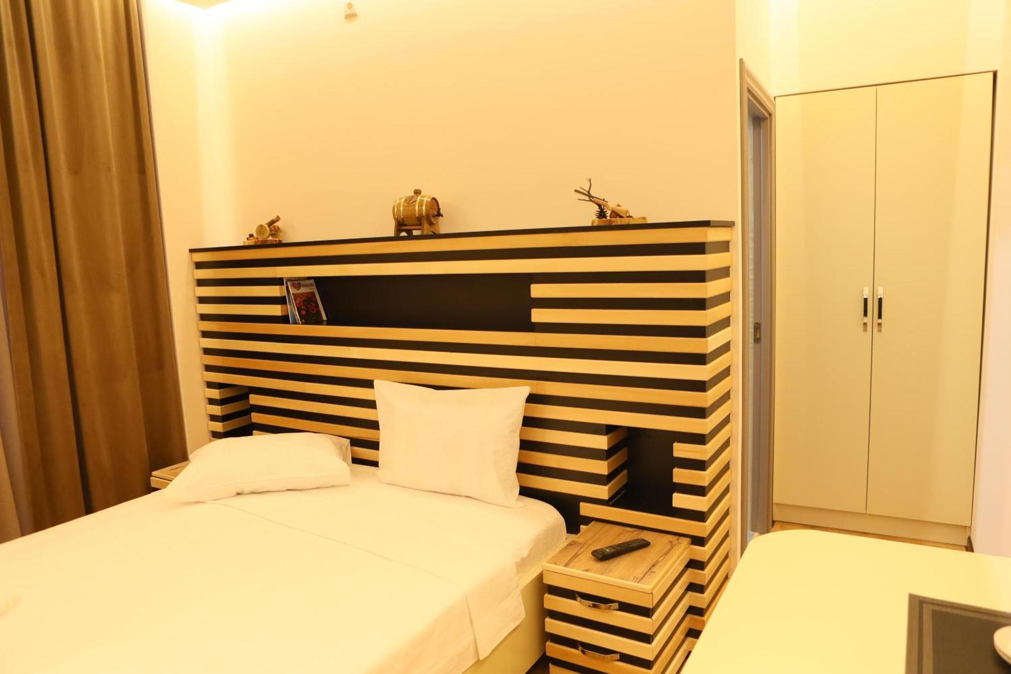 Elko Hotel 耶烈万 外观 照片