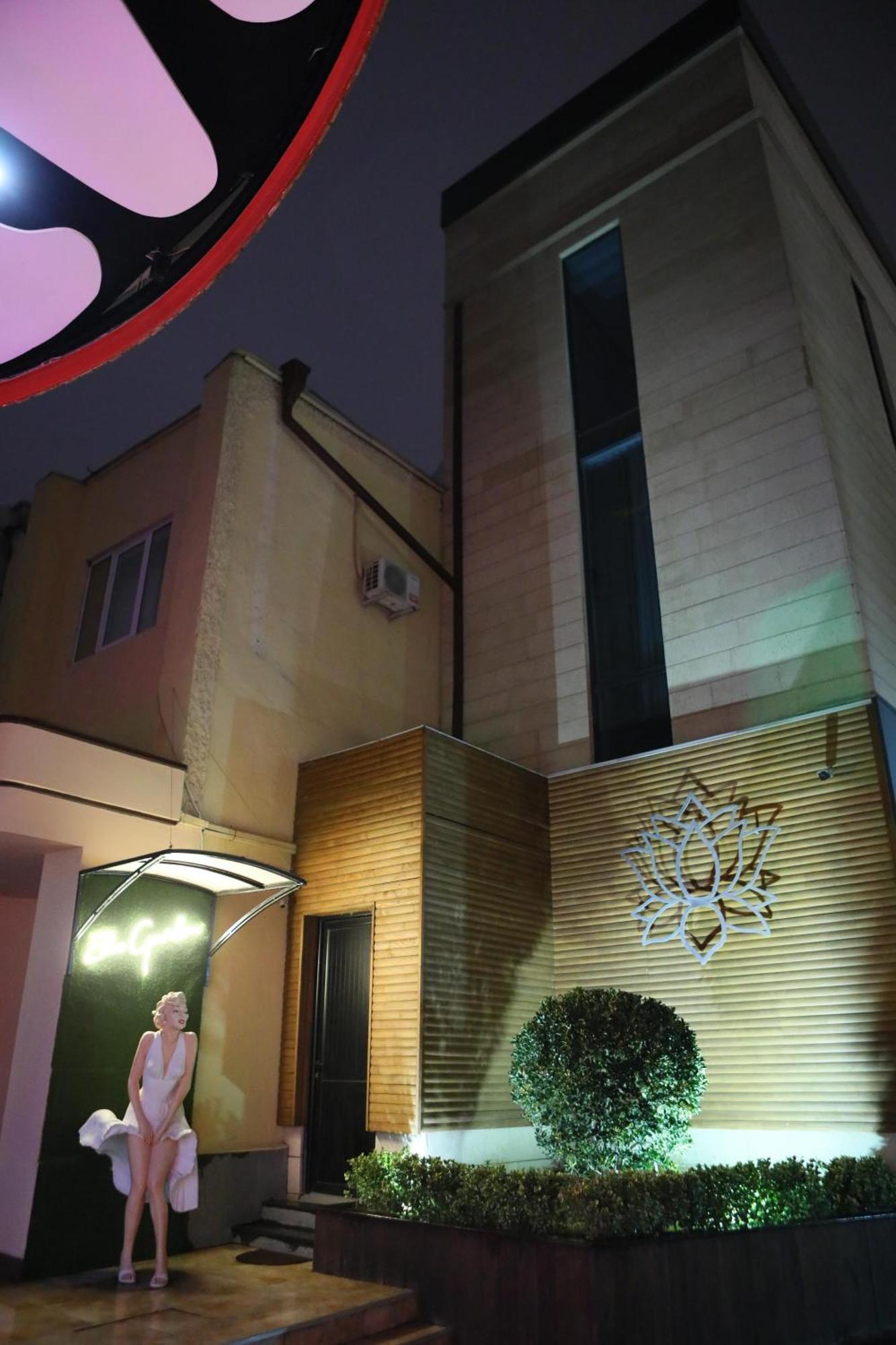 Elko Hotel 耶烈万 外观 照片